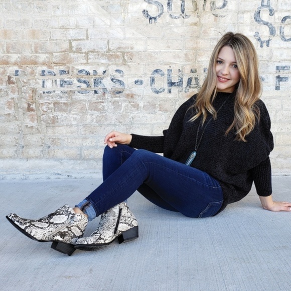 Boots - Picture 6 of 8